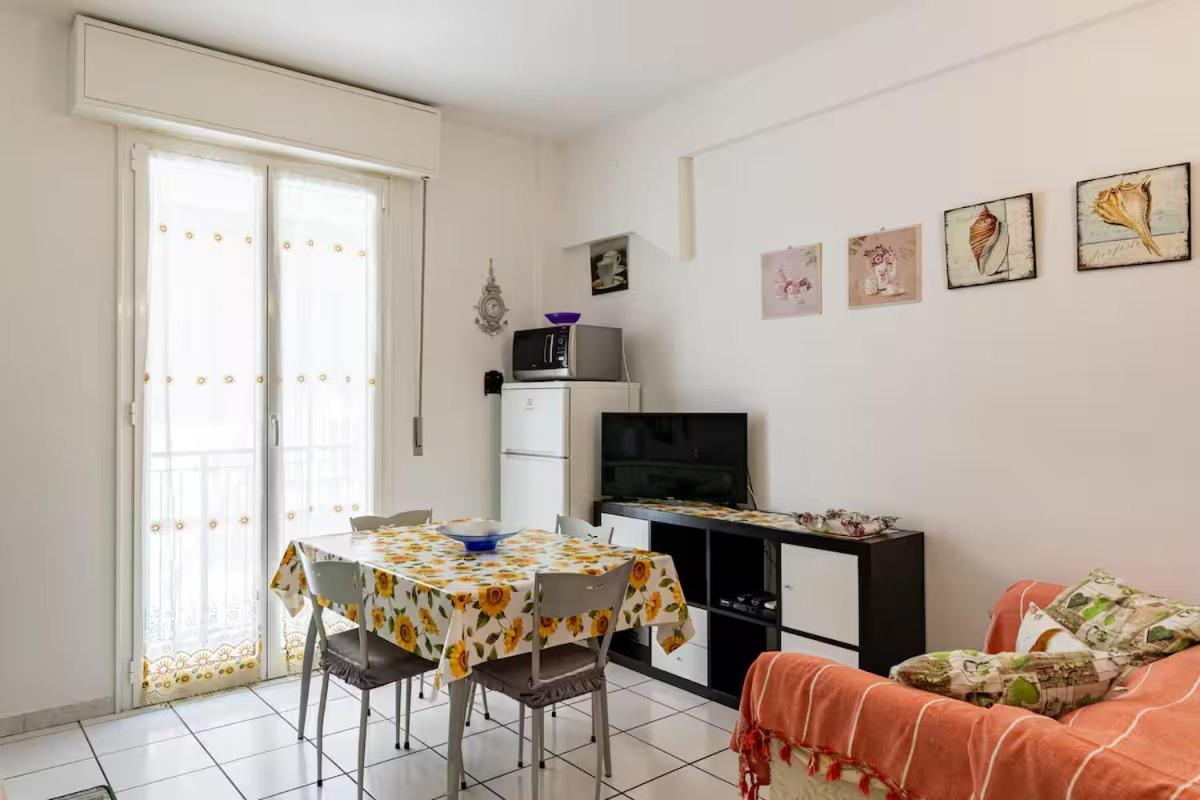 Apartment 30 Mt Dal Mare, Nel Centro E Con Posto Auto Alassio